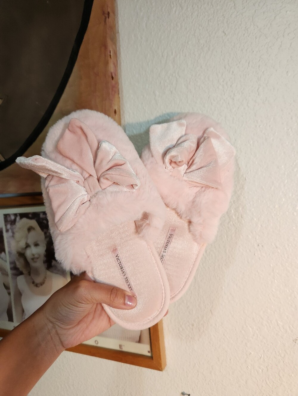 Victoria's Secret Light Pink Plush Bow Slippers